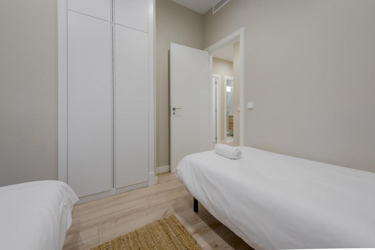 Acogedor Apt 3 Habitaciones Y Terraza En El Centro Madrid Exterior photo
